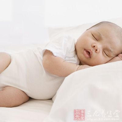 关于四个月宝宝睡眠的重要性及其特点